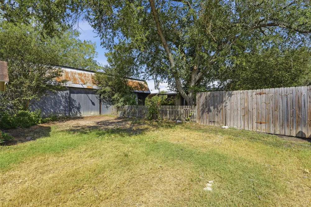 520 Seydler Street Gonzales, TX 78629