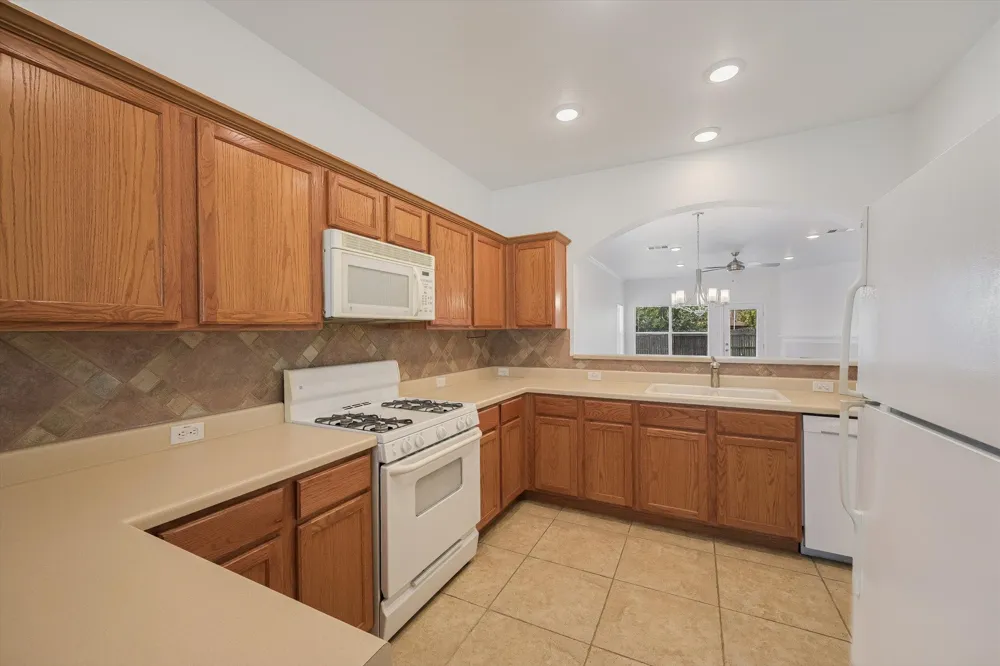 1732 Amberwood Loop Kyle, TX 78640