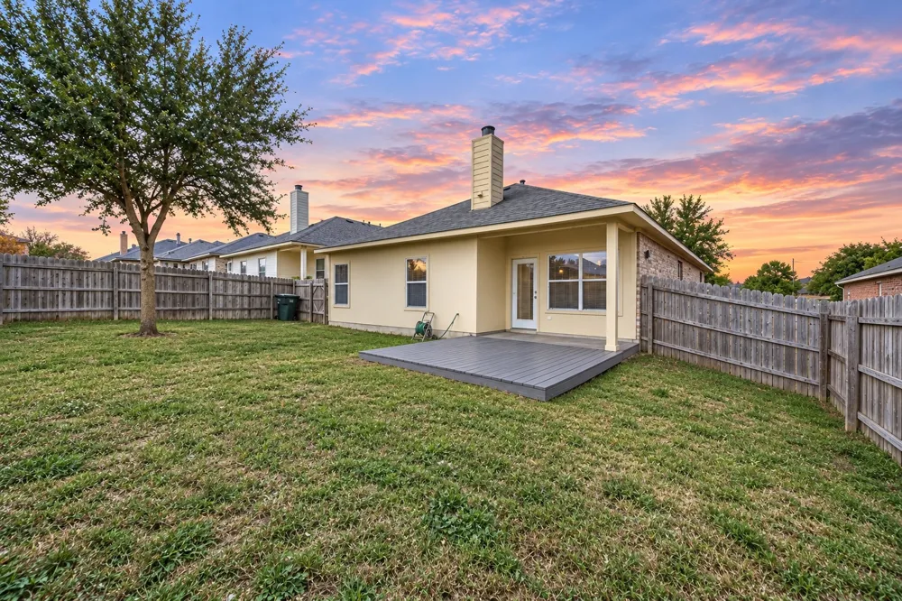 1732 Amberwood Loop Kyle, TX 78640