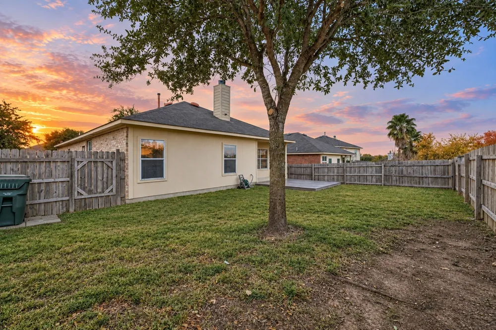 1732 Amberwood Loop Kyle, TX 78640