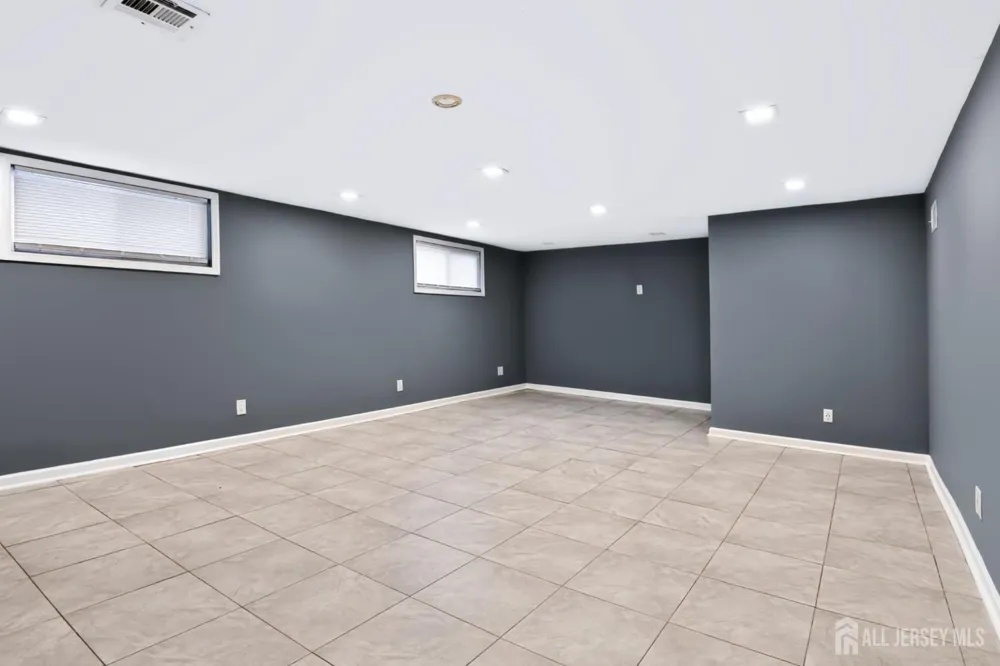 42 Jonquil Circle Fords, NJ 08863