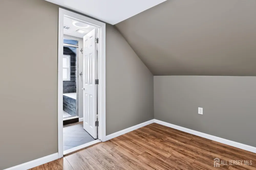 42 Jonquil Circle Fords, NJ 08863