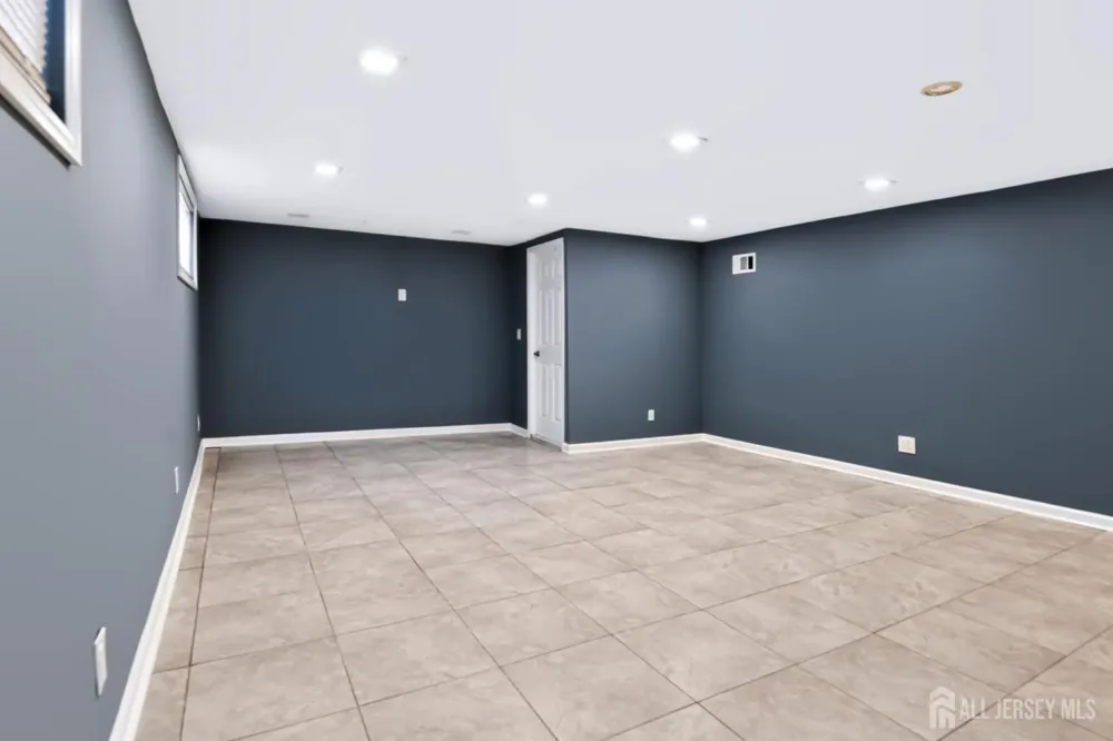 42 Jonquil Circle Fords, NJ 08863