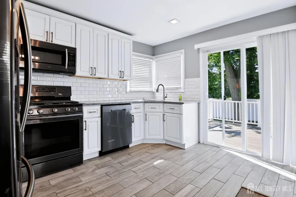 42 Jonquil Circle Fords, NJ 08863