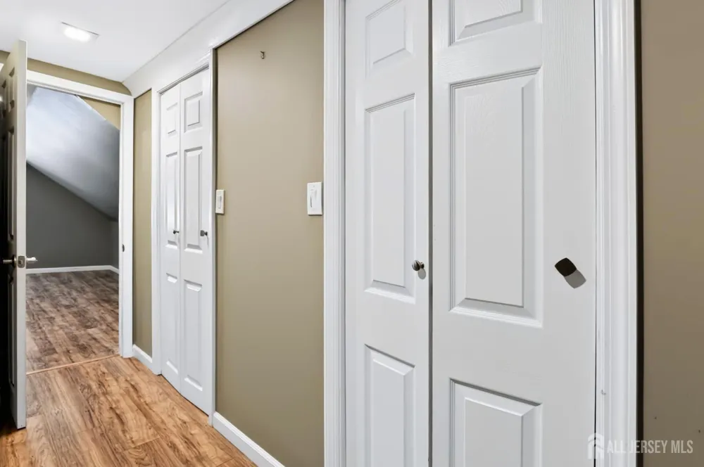42 Jonquil Circle Fords, NJ 08863