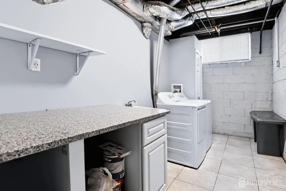 42 Jonquil Circle Fords, NJ 08863