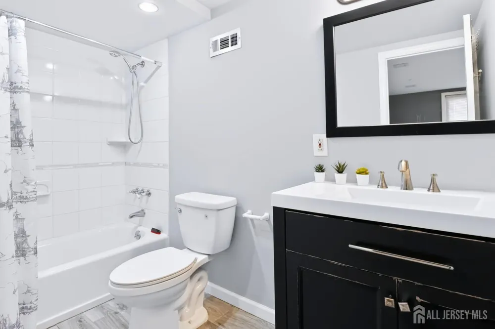42 Jonquil Circle Fords, NJ 08863
