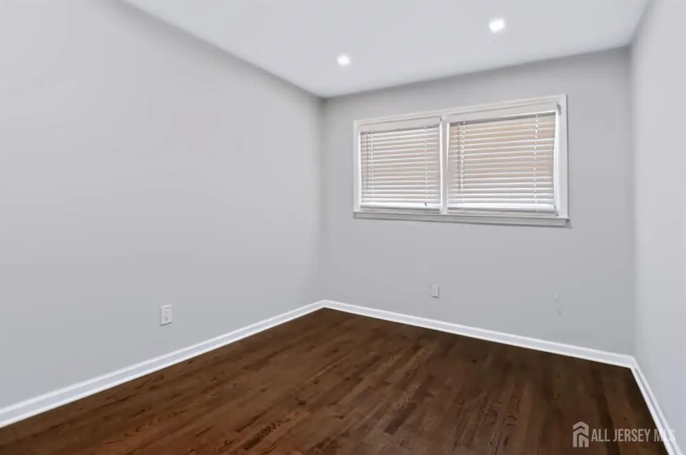 42 Jonquil Circle Fords, NJ 08863