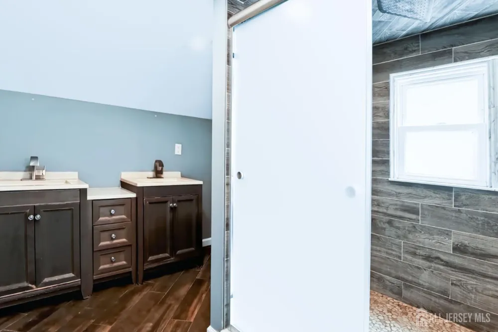42 Jonquil Circle Fords, NJ 08863