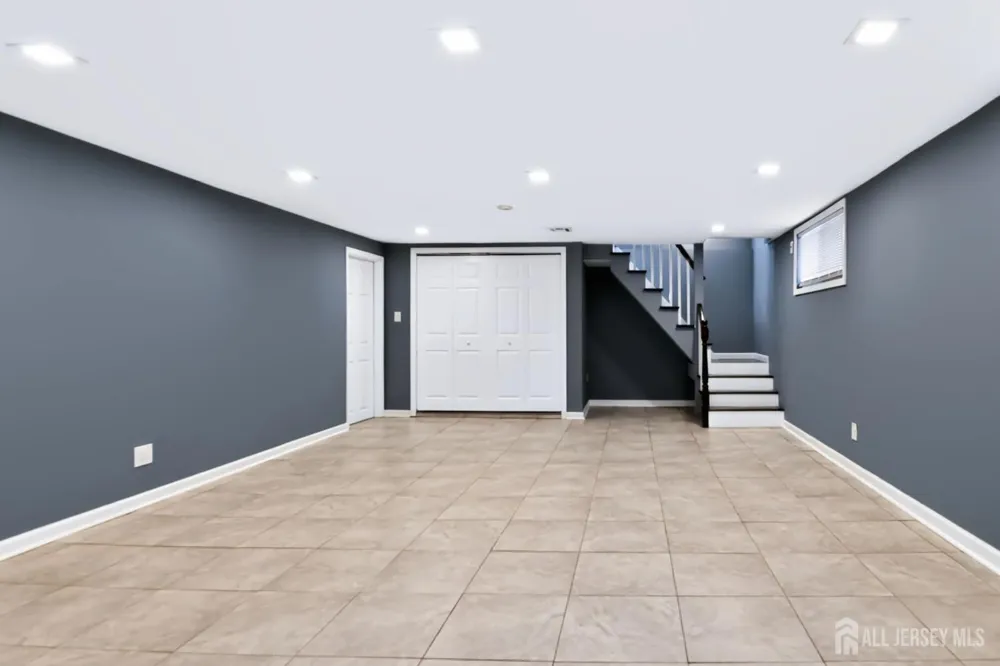 42 Jonquil Circle Fords, NJ 08863