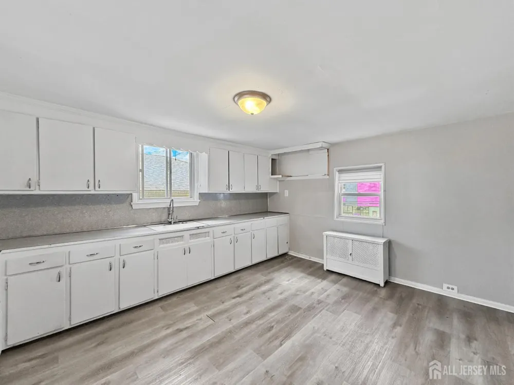 733 Schuyler Ave Avenue Lyndhurst, NJ 07071