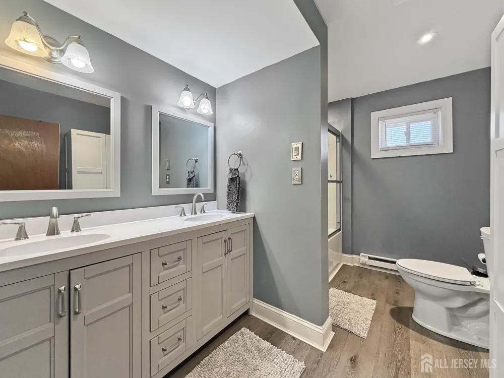 733 Schuyler Ave Avenue Lyndhurst, NJ 07071