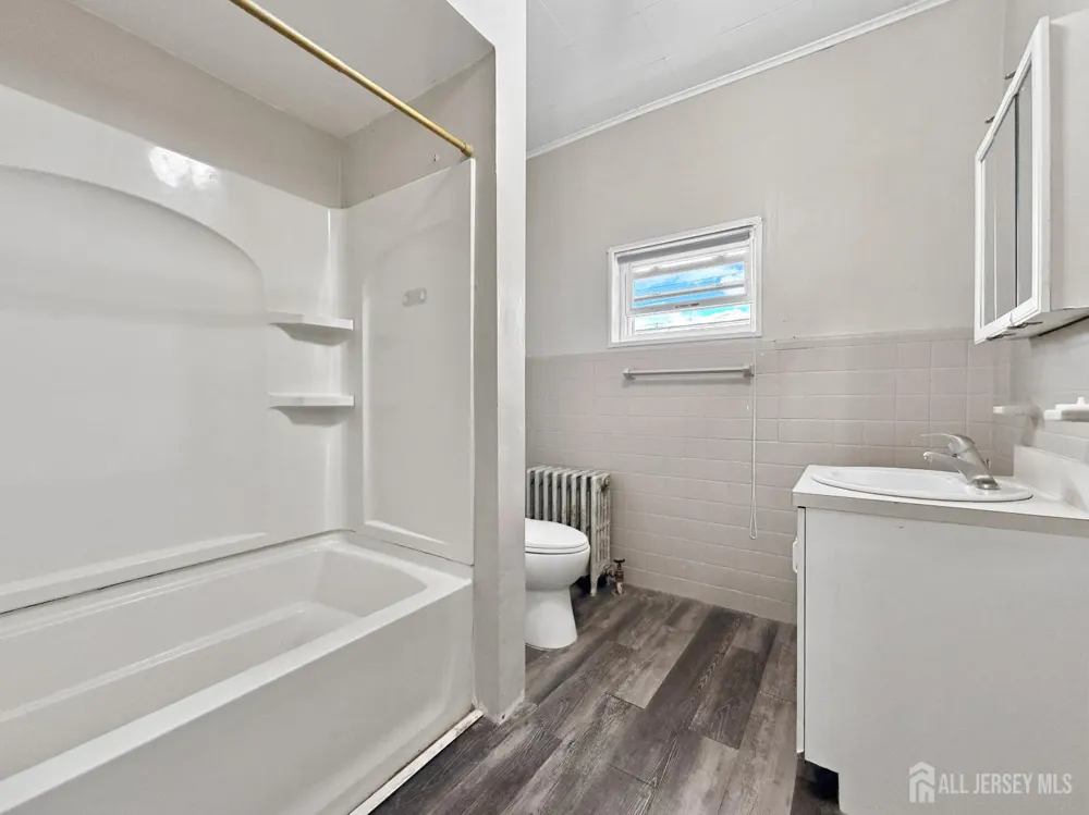 733 Schuyler Ave Avenue Lyndhurst, NJ 07071