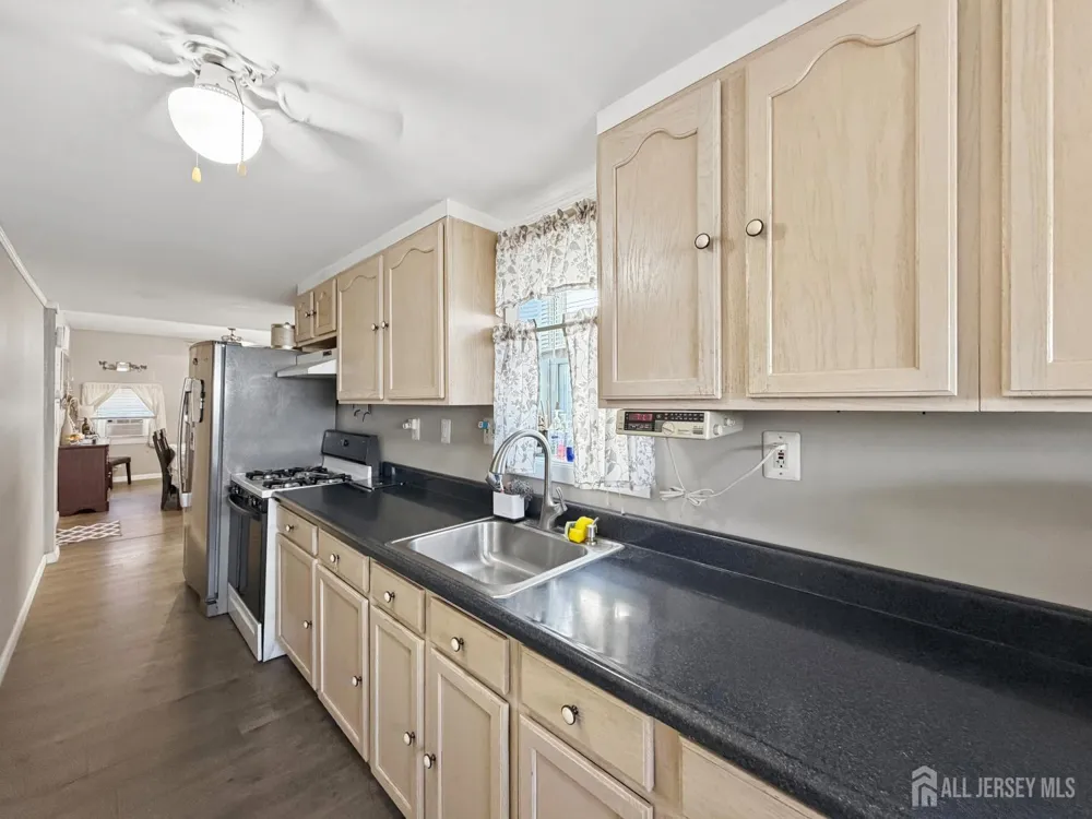 733 Schuyler Ave Avenue Lyndhurst, NJ 07071