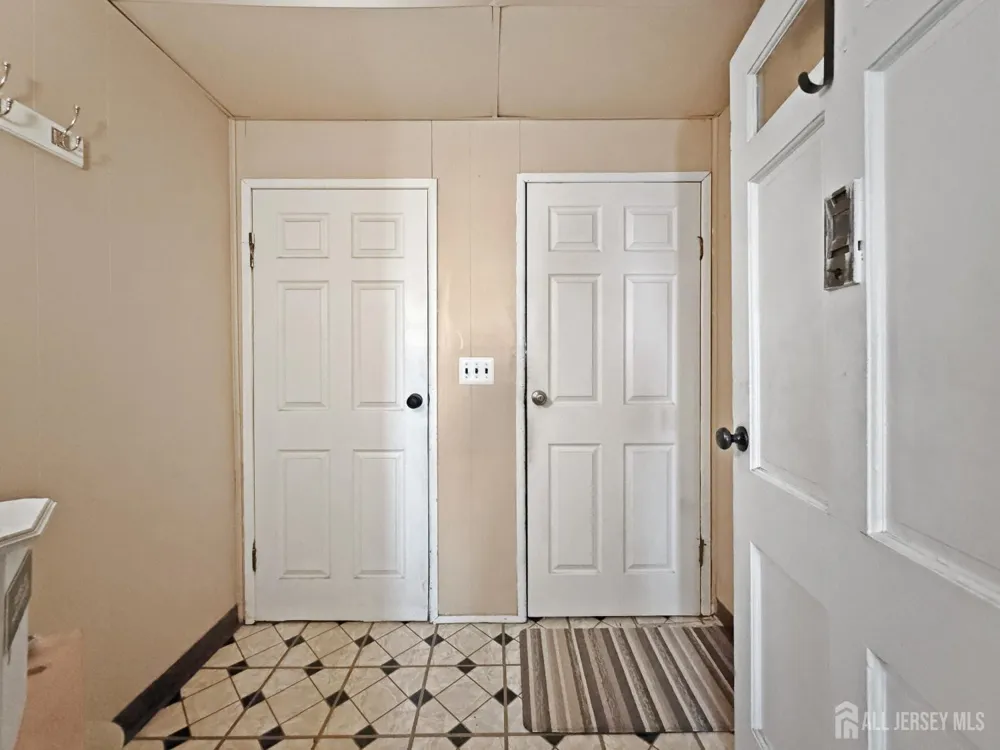 733 Schuyler Ave Avenue Lyndhurst, NJ 07071