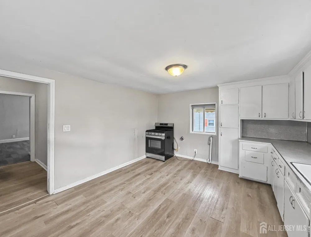 733 Schuyler Ave Avenue Lyndhurst, NJ 07071