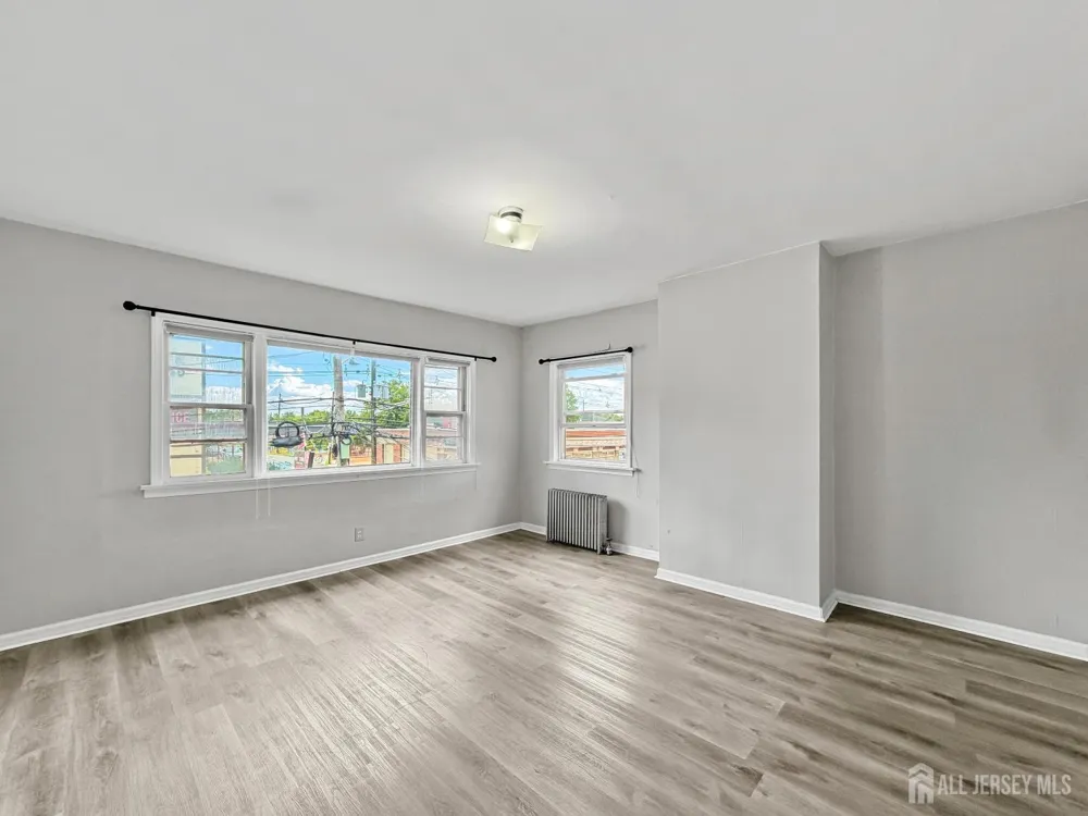 733 Schuyler Ave Avenue Lyndhurst, NJ 07071