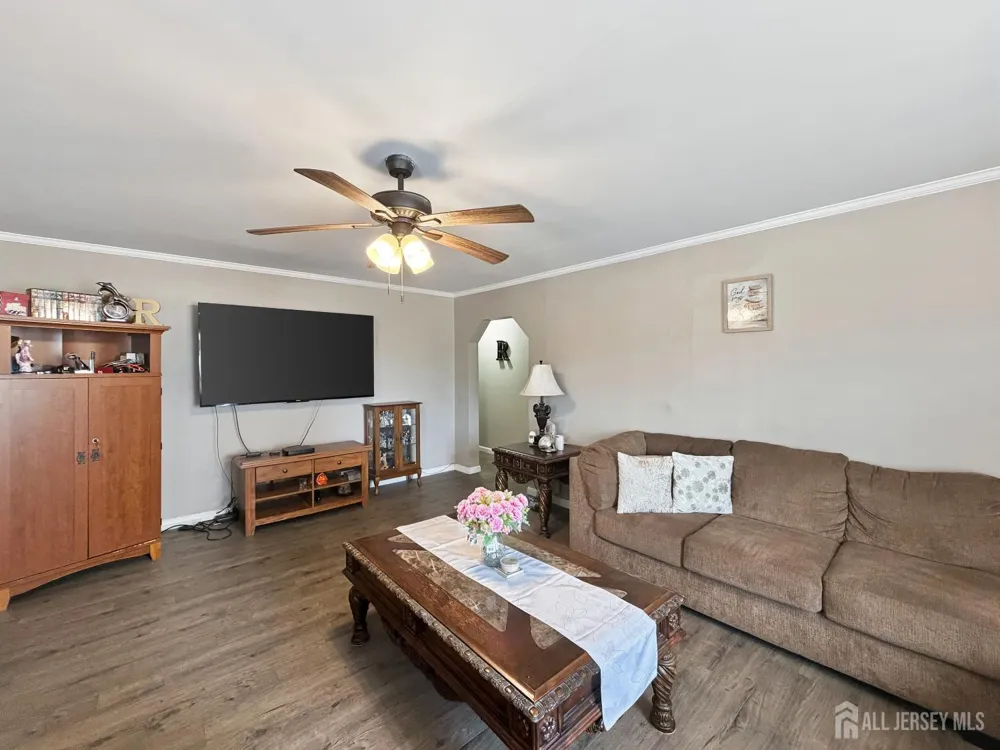 733 Schuyler Ave Avenue Lyndhurst, NJ 07071