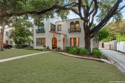 339 W HOLLYWOOD AVE