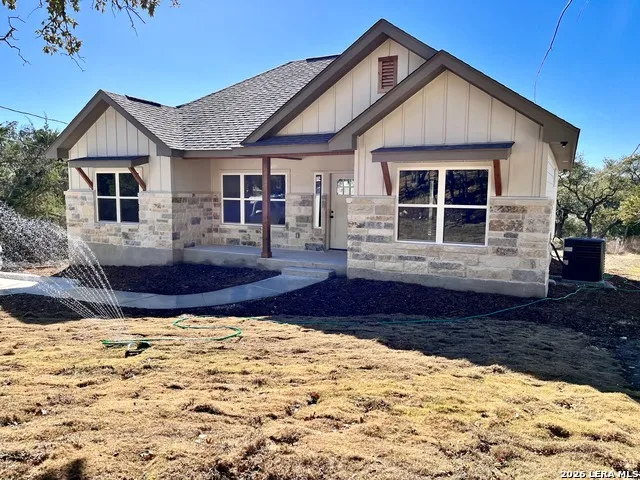 946 Cypress Dr Canyon Lake, TX 78133