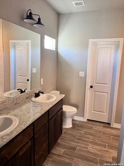 946 Cypress Dr Canyon Lake, TX 78133