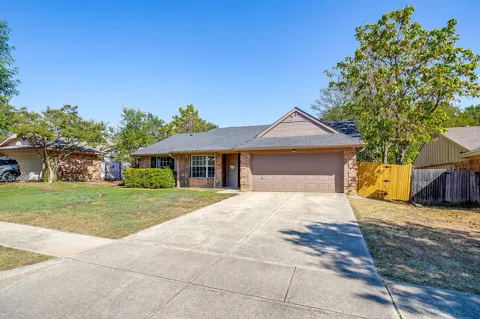 5921 Chisholm Trail