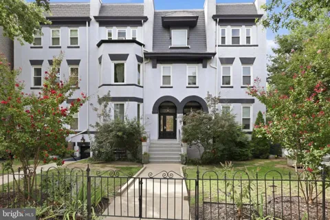 1038 LAMONT NW #3B