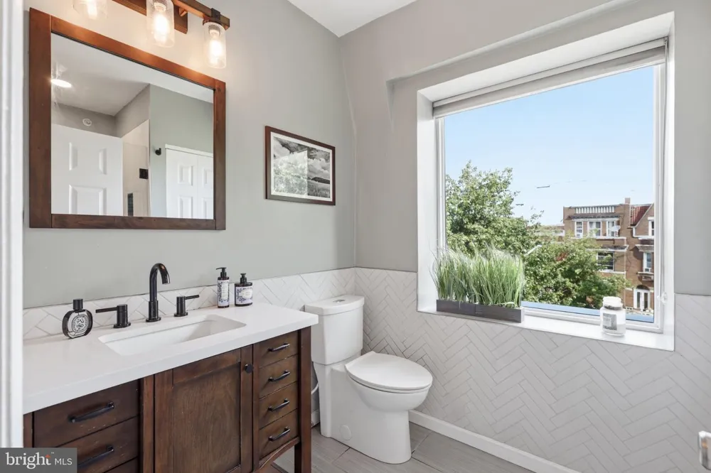 1038 LAMONT NW #3B Washington, DC 20010