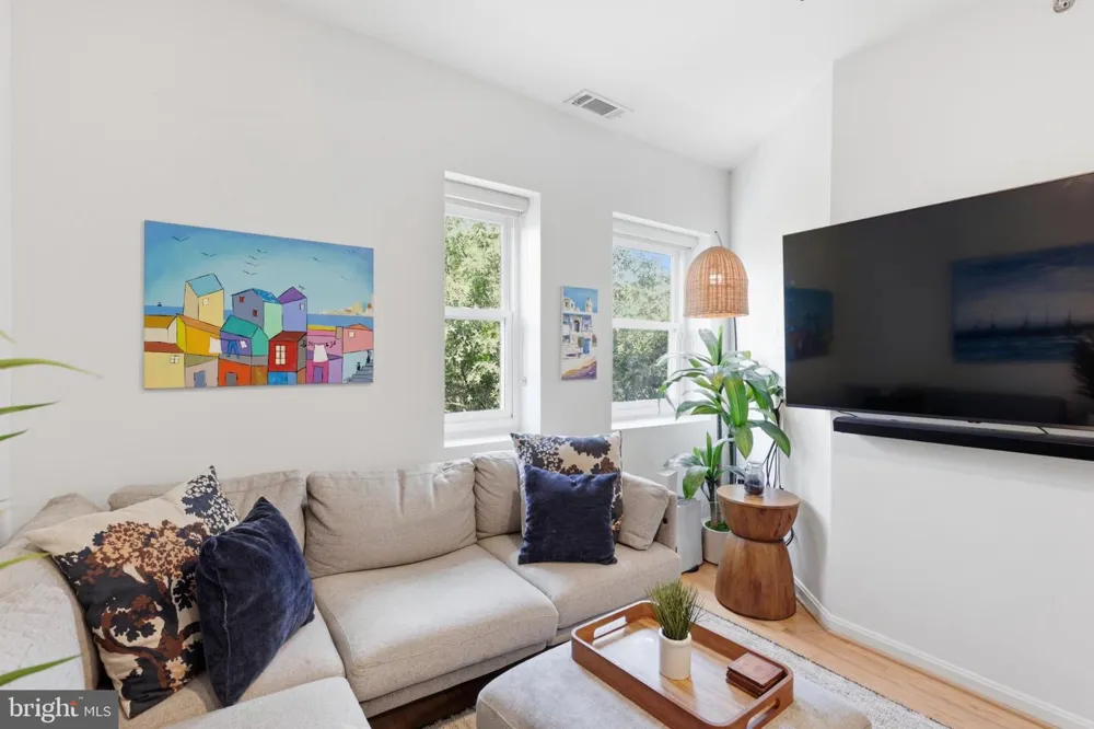 1038 LAMONT NW #3B Washington, DC 20010