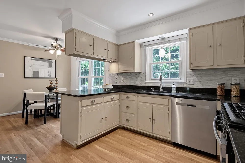 8620 YARDLEY DRIVE Alexandria, VA 22308