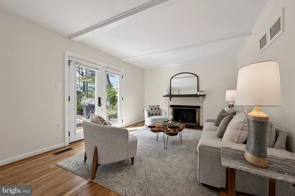 8620 YARDLEY DRIVE Alexandria, VA 22308