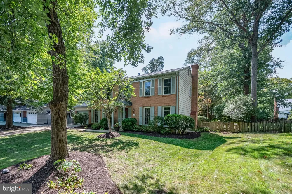8620 YARDLEY DRIVE Alexandria, VA 22308