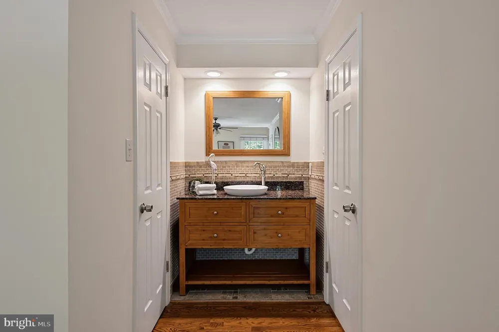 8620 YARDLEY DRIVE Alexandria, VA 22308