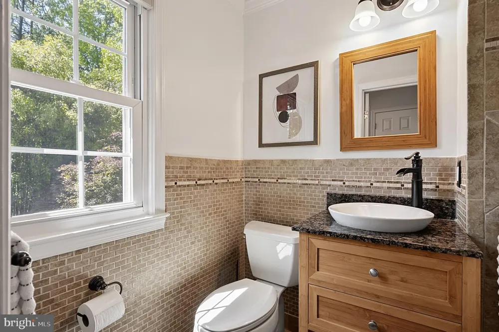 8620 YARDLEY DRIVE Alexandria, VA 22308