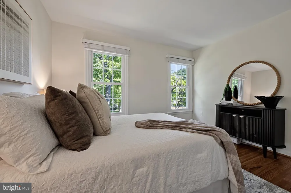 8620 YARDLEY DRIVE Alexandria, VA 22308