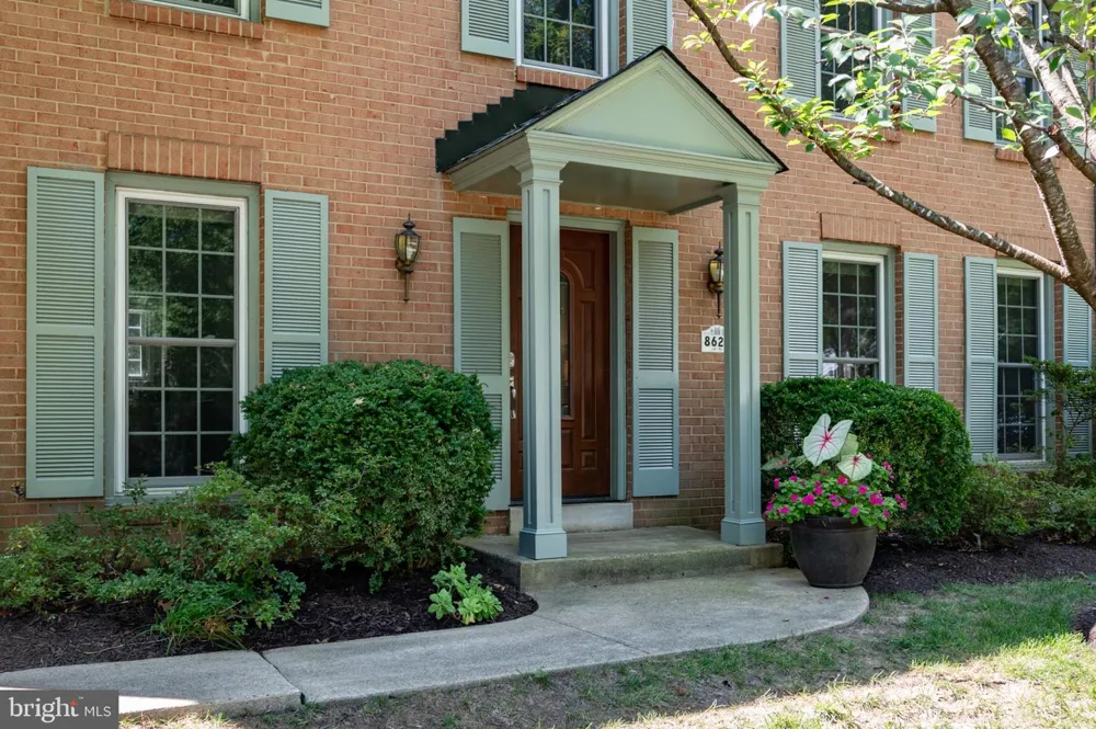 8620 YARDLEY DRIVE Alexandria, VA 22308