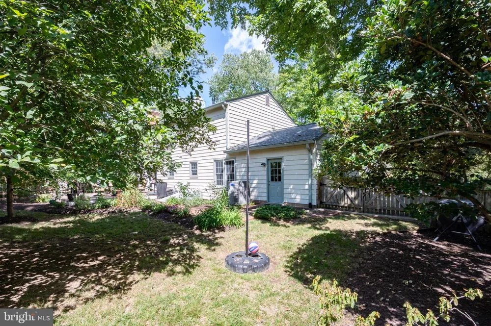 8620 YARDLEY DRIVE Alexandria, VA 22308