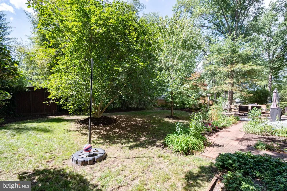 8620 YARDLEY DRIVE Alexandria, VA 22308