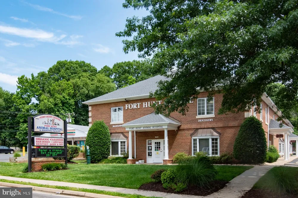 8620 YARDLEY DRIVE Alexandria, VA 22308