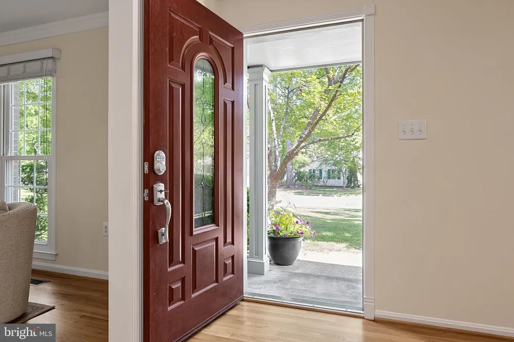 8620 YARDLEY DRIVE Alexandria, VA 22308
