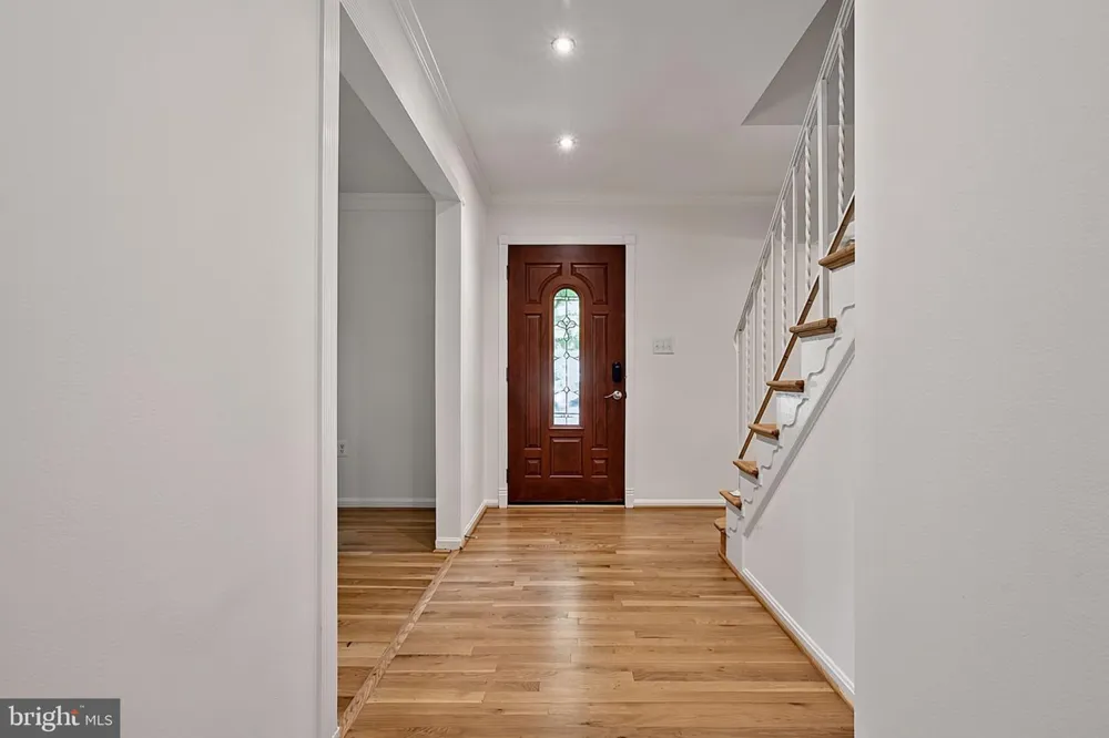 8620 YARDLEY DRIVE Alexandria, VA 22308