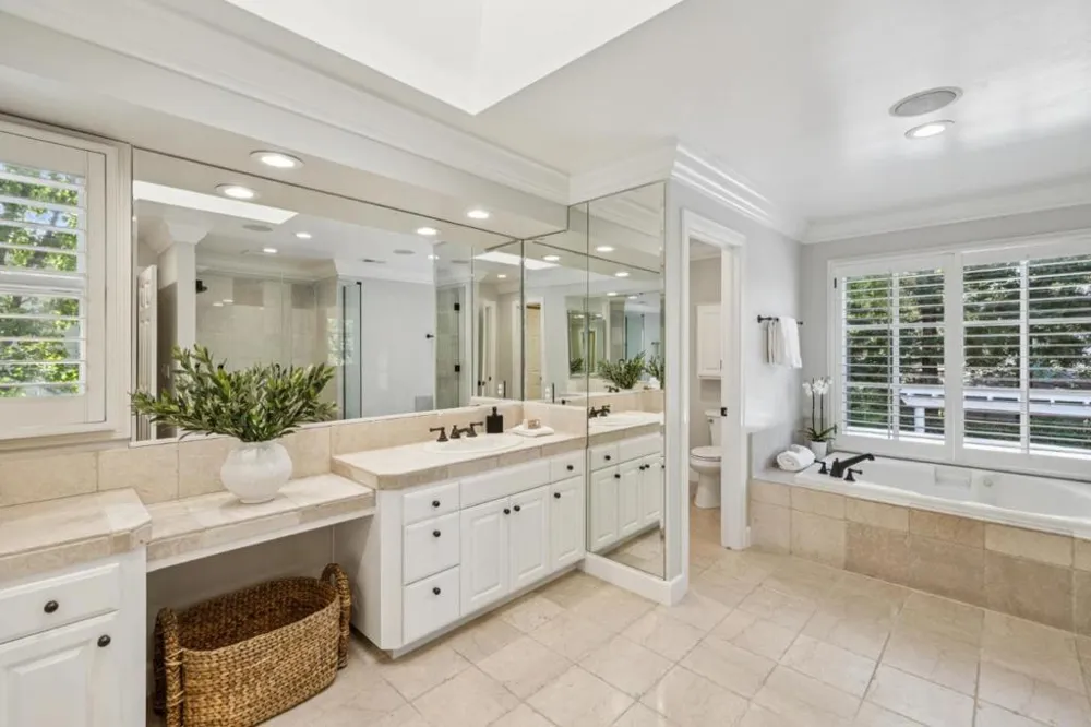 130 Gloria Circle Menlo Park, CA 94025