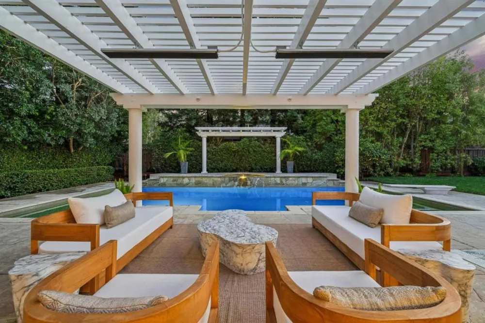 130 Gloria Circle Menlo Park, CA 94025