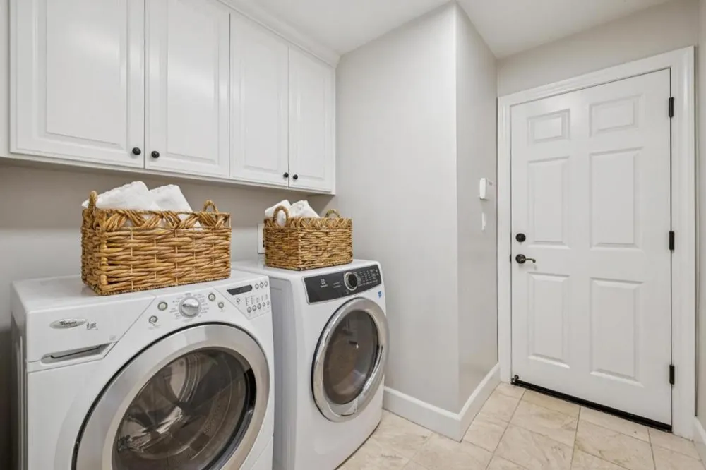 130 Gloria Circle Menlo Park, CA 94025