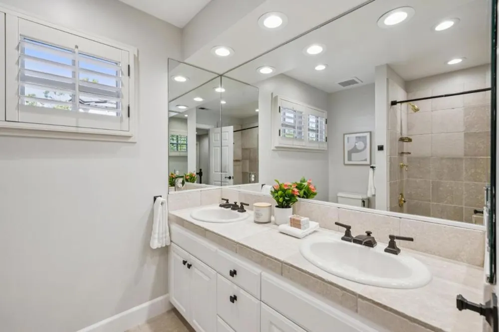 130 Gloria Circle Menlo Park, CA 94025
