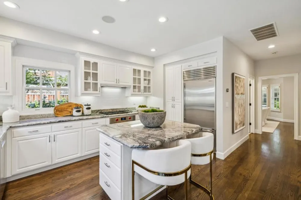 130 Gloria Circle Menlo Park, CA 94025