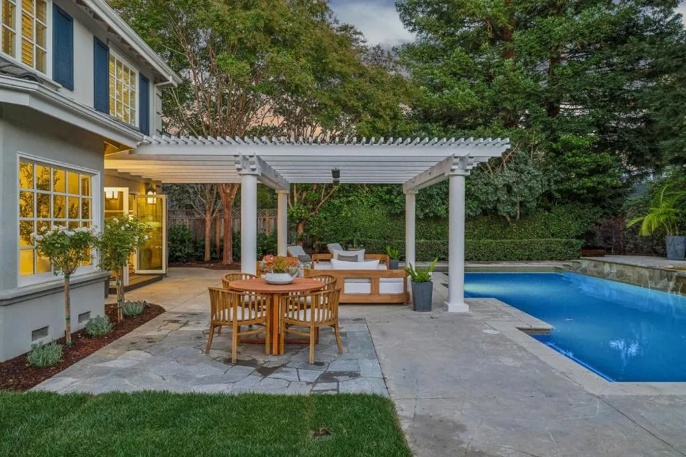 130 Gloria Circle Menlo Park, CA 94025