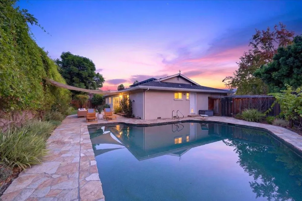 2705 Ramos Court Mountain View, CA 94040