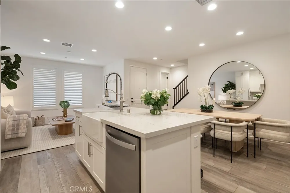 118 High Meadow Lake Forest, CA 92610