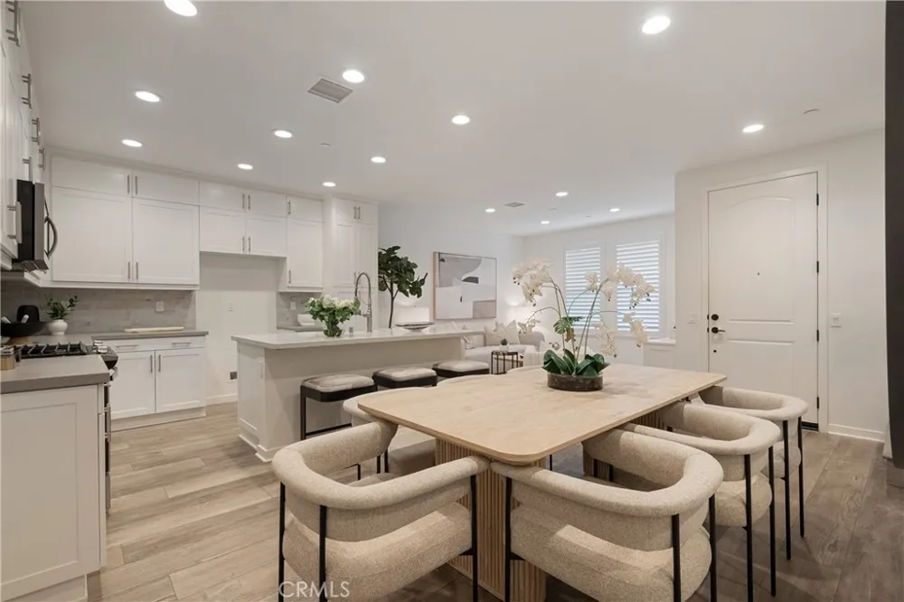 118 High Meadow Lake Forest, CA 92610